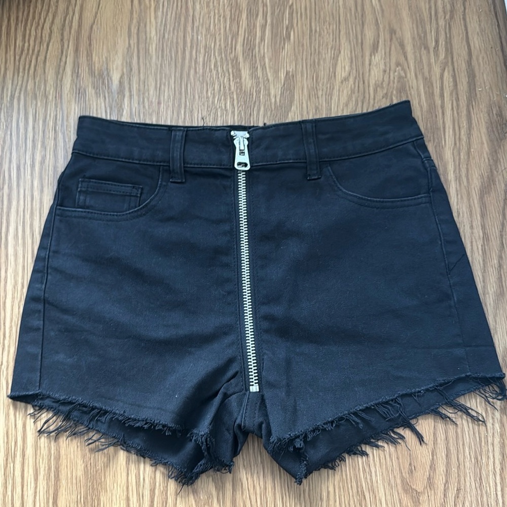 Uniq by Litz zipper black jean shorts